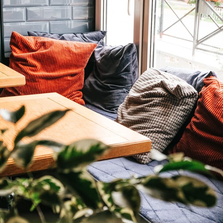 Simple Tips for Creating a Cozy and Inviting Home Atmosphere